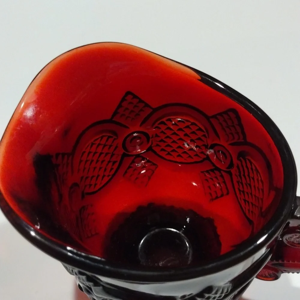 Vintage, Avon Classic And Chic Cape cod 1970 Rare Find ruby red glass creamer. - Picture 4 of 6